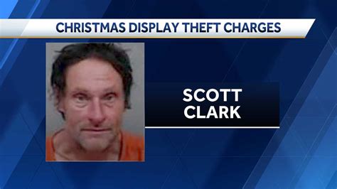 Cedar Rapids police arrest man for stealing holiday lights power cord