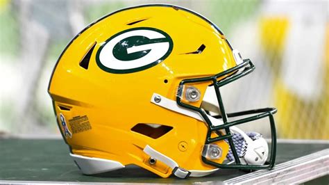 done deal: Packers has finally signed him to..........................