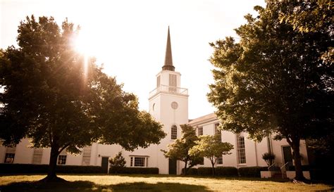 Largest UU church votes to move downtown | UU World Magazine