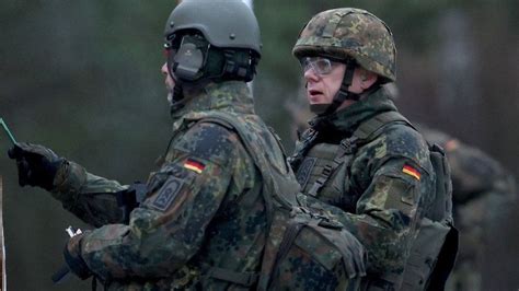 German military boost fails to spend single euro - BBC News