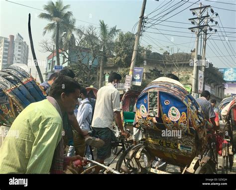 Cycle rickshaw bangladesh hi-res stock photography and images - Alamy