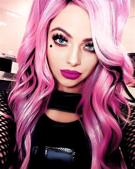 Good Afternoon 🌸 • • • • • • #WWE #RAW #SDLive #WeRiot #LivMorgan # ...