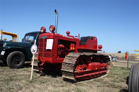 International Harvester (Also see Wheel Dozers) « Classic Dozers