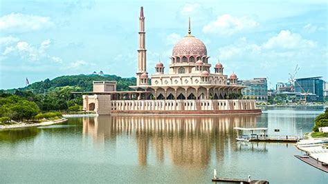 Masjid Putra (Putra Mosque) – Visit Selangor