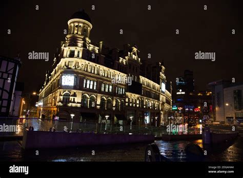 Manchester city centre night hi-res stock photography and images - Alamy