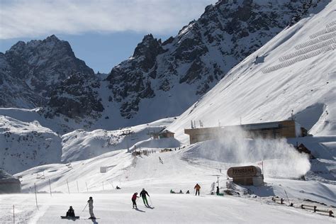 Shymbulak ski resort in Almaty | SKYWAY