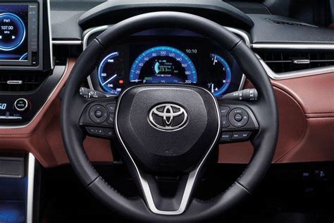 Toyota Corolla Cross 2024 Images, See complete Corolla Cross 2024 ...