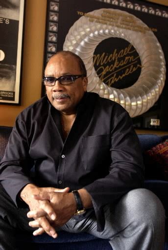 Quincy Jones biography, birth date, birth place and pictures