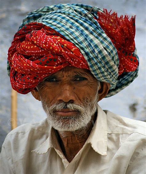 How to wrap a traditional Rajasthani turban - Dandapani