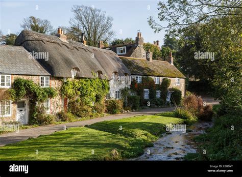 Cottages at Winkle Street, Calbourne, Isle of Wight Stock Photo - Alamy