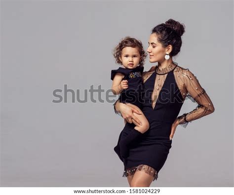 Fashion Motherhood Stock Photos - 81,408 Images | Shutterstock