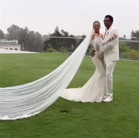 Beyonce Wedding Dress - teoshumor