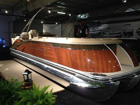 Classic Boats / Woody Boater | Classic Boat News and Information | Deck boat, Luxury pontoon ...