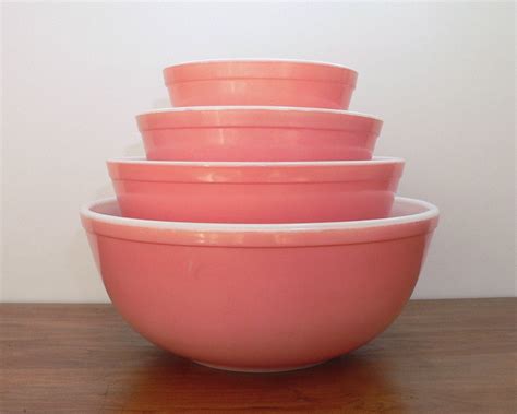 Vintage Pyrex pink mixing bowls set of four 4