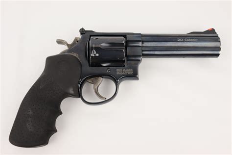 Smith and Wesson Model 29 Classic | Defensive Carry