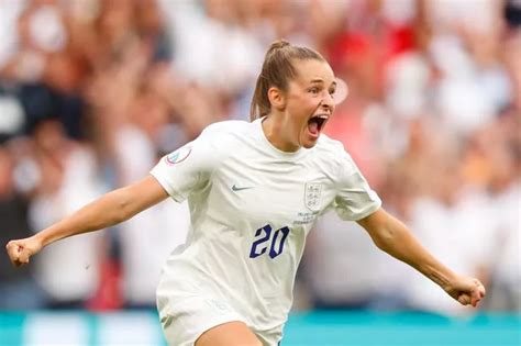 Why Man United hero Ella Toone 'can't walk down street' in Manchester after Lionesses triumph ...