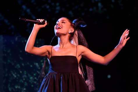 Ariana Grande's Performance on Wicked Special Video | POPSUGAR ...