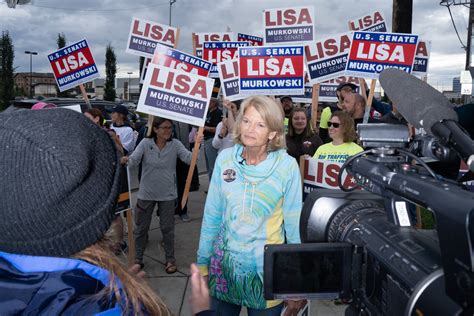 Murkowski Says She Will Rank Peltola First on Her Ballot in Alaska - The New York Times