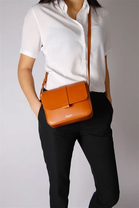 Minimalist crossbody bag. Vegetable tanned leather. Design in Paris ...