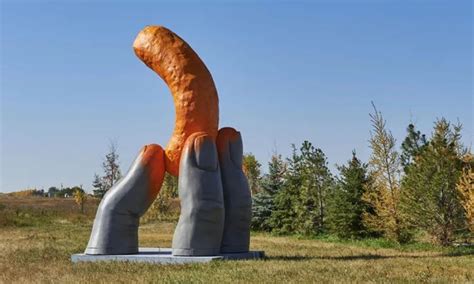 Qué es eso?! Inauguran escultura gigante al Cheeto en Canadá