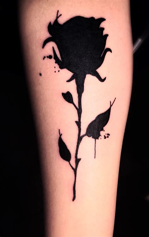 Alluring Black Rose Tattoo For Girls - Blurmark