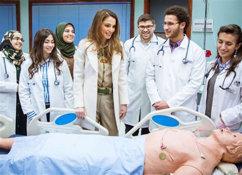 Queen Rania visits Hashemite University in Zarqa