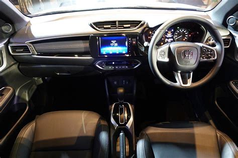 Gambar Interior, Eksterior dan Varian Warna Honda BR-V - ALKO YENDRA