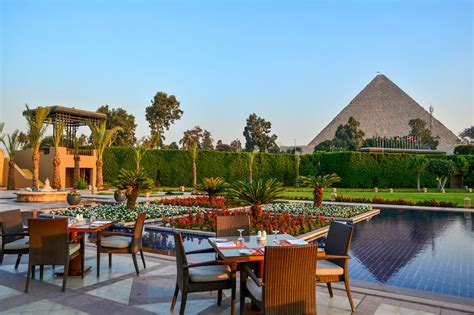 7 Best Restaurants with Pyramid Views in Giza