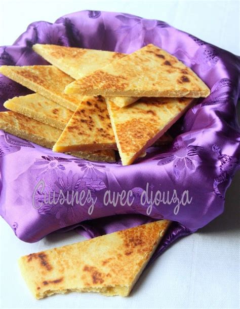 Galette kesra semoule et huile d'olive Arabic Sweets, Arabic Food, Cookie Recipes, Dessert ...