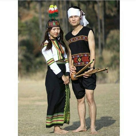 📷@minthng_mate #northeastyle #stayfashionablytraditional #kuki | Traditional outfits, Kuki, Bly