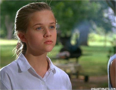 Reese Witherspoon - Images/Pictures/Photos from "Man in the Moon"