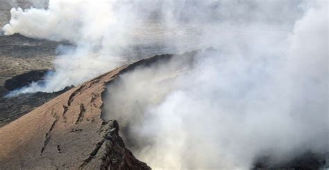 Hilo: Hawaii Volcanoes National Park and Waterfalls Flight | GetYourGuide