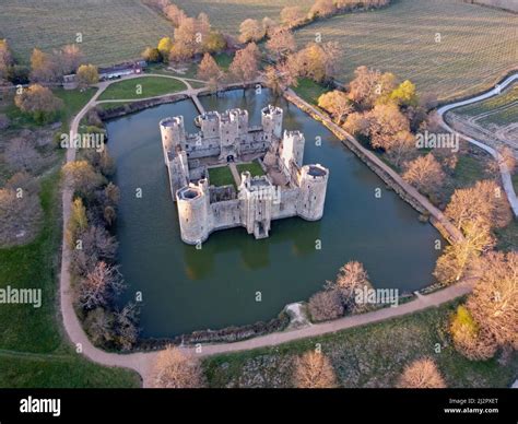 Moat castle aerial bodiam hi-res stock photography and images - Alamy