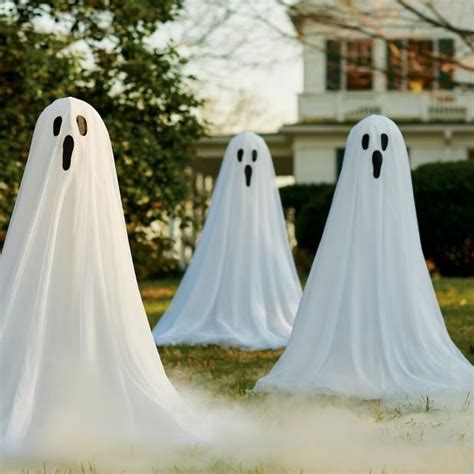 41 Halloween Ghost Decorations For Indoors And Outdoors - DigsDigs