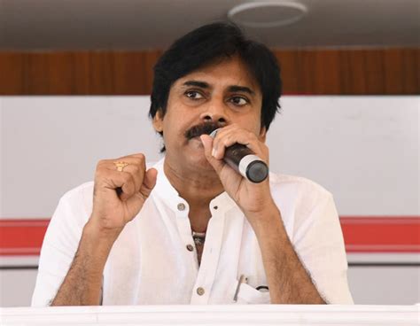 Pawan Kalyan enjoys Bheemla Nayak | cinejosh.com