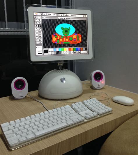 iMac G4 running Paintworks Plus on Apple IIGS emulator