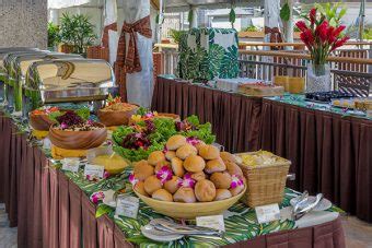 Waikiki Luau Buffet | Dining Oahu | Royal Star Hawaii