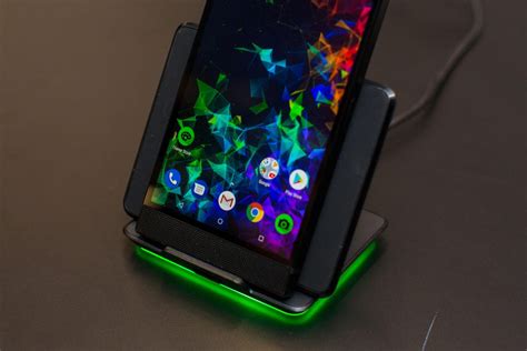 Check out the Razer Phone 2 and its chic boxy frame - CNET