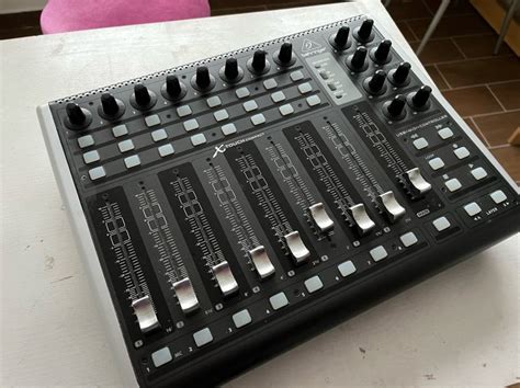 Behringer X-Touch Compact