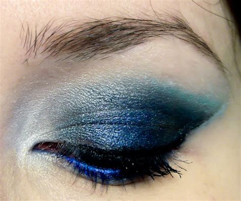 Rachhloves: Sapphire Blue Eyes for New Years! | Blue eye makeup, Eye makeup, Kiss makeup