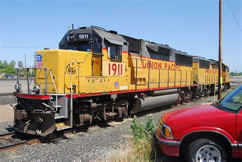 UP 1911 GP60 | Union Pacific # 1911, an EMD GP-60, waiting o… | Flickr