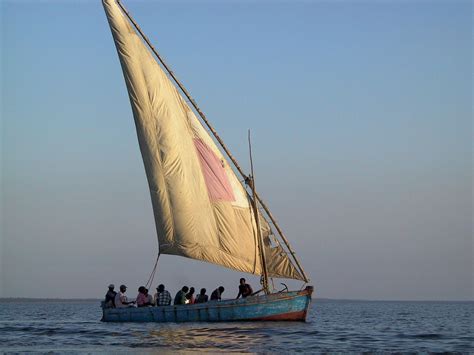 Lateen sail | Definition, Origin, Significance, & Advantages | Britannica