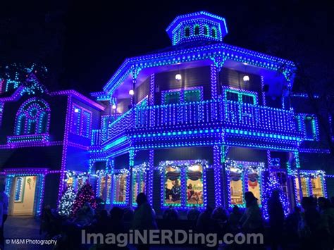 Dollywood Christmas Lights - ImagiNERDing