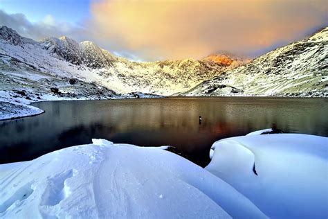 Snowdon sunrise Photograph by Richard Outram - Pixels