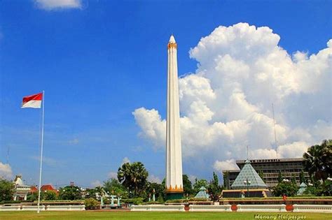 Poor historical monumen - Review of Tugu Pahlawan, Surabaya, Indonesia - Tripadvisor