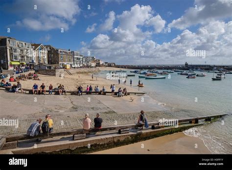 St Ives harbour Stock Photo - Alamy