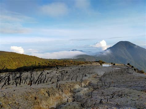 Gunung Papandayan - 2 Hari 1 Malam - Travel Buddies