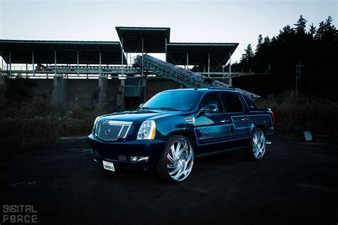 CADILLAC ESCALADE – HAMMAR DESIGN CustomPaint Art Studio