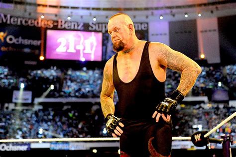 WrestleMania 30 results: Undertaker taken to hospital for concussion following loss to Brock ...