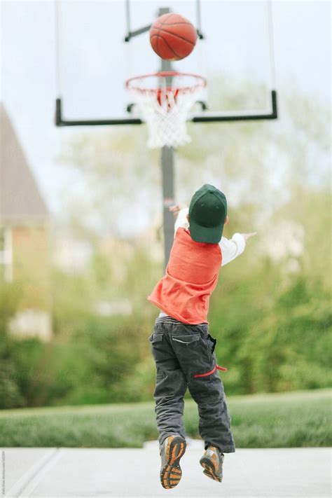 kid shooting basketball - Google Search in 2020 | Kids photos, Boys ...